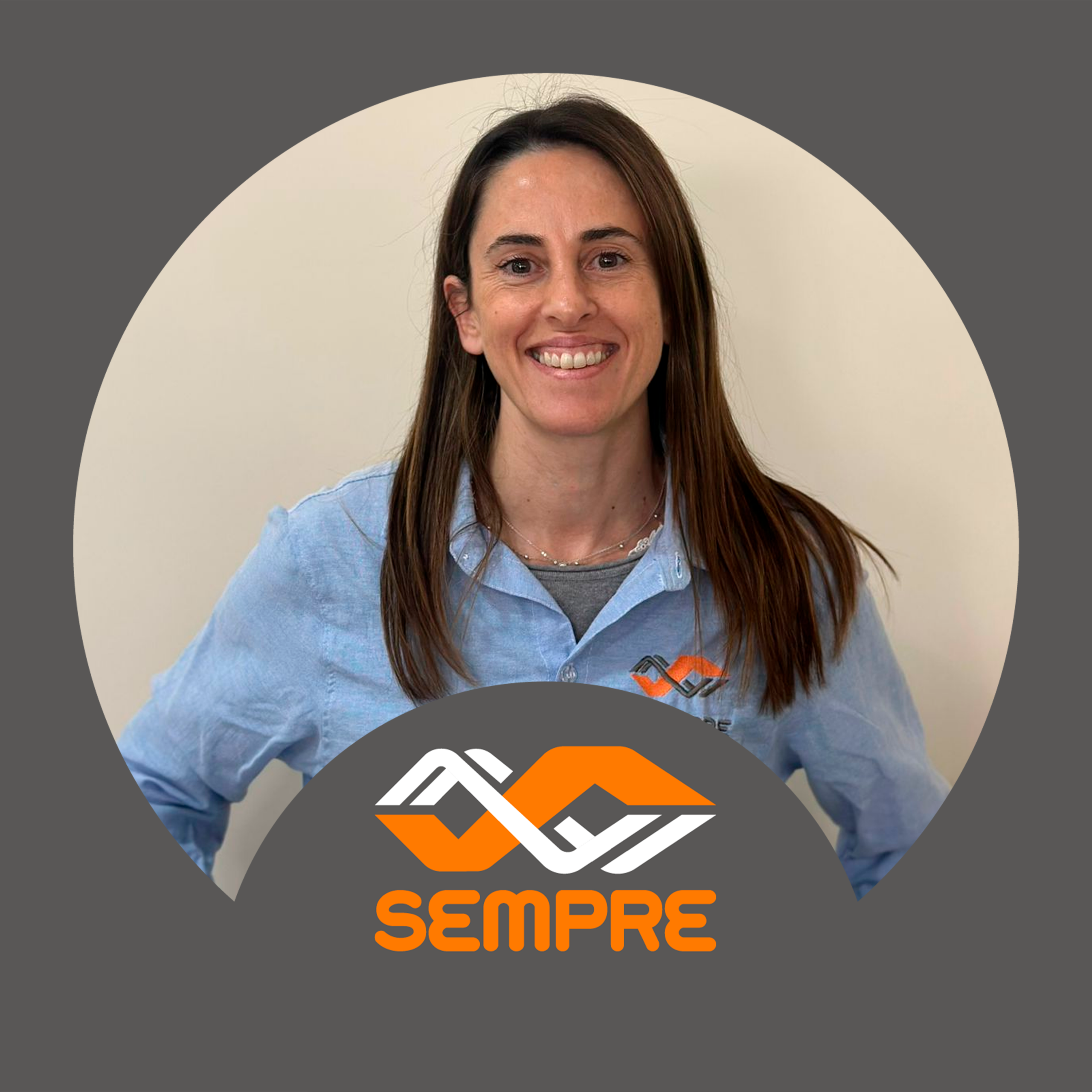 Gabriela Arana con logo