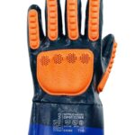 Guante industrial de nitrilo azul DP DPS11255X con protección TPR extrema en dorso frontal.