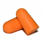 Par de protectores auditivos endoaurales de espuma de poliuretano descartables modelo UCU011T en color naranja brillante.