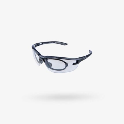 Vista frontal de los anteojos de seguridad Libus Hayat con lentes transparentes y el armazón interno desmontable para cristales recetados.