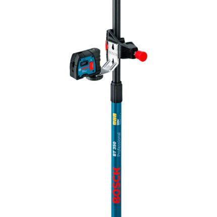 Detalle del soporte deslizante con escuadra metálica y nivel láser montado en la barra telescópica Bosch BT 350.